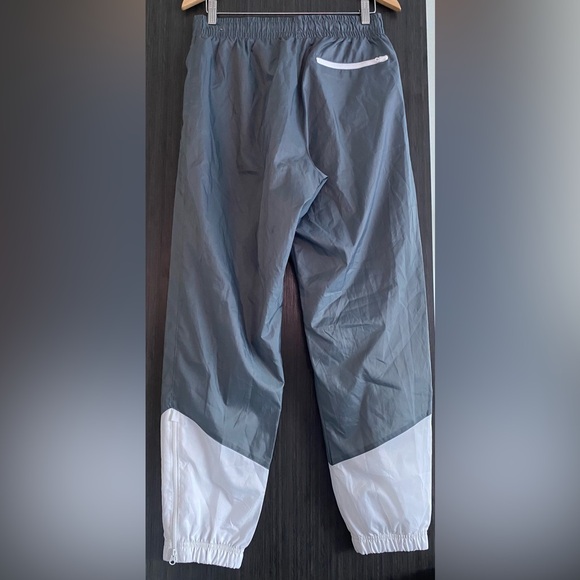 Nike Windrunner Men's Woven Lined Pants size medium - Picture 2 of 3